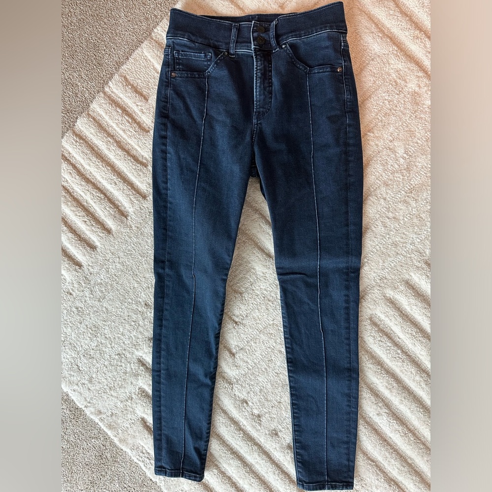 Women’s Express Skinny Jeans, High Rise. Size 4R